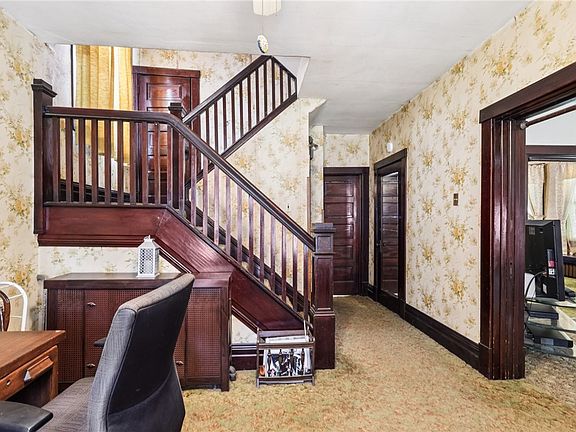 4th image of 1113 Woodmont Ave