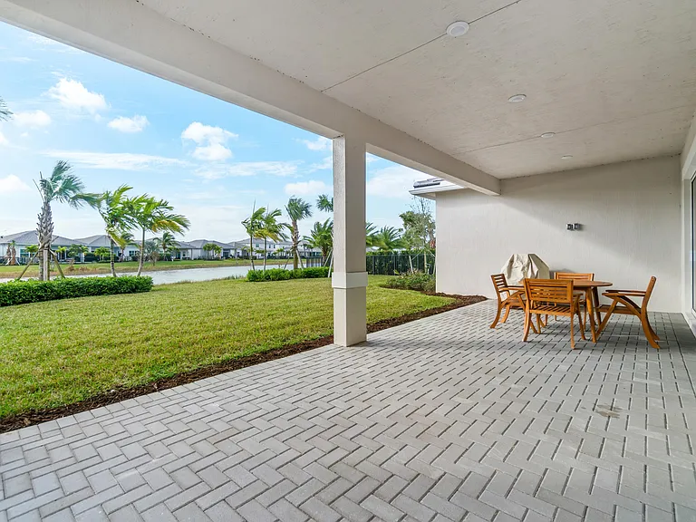 12272 Waterstone Cir — Photo 35