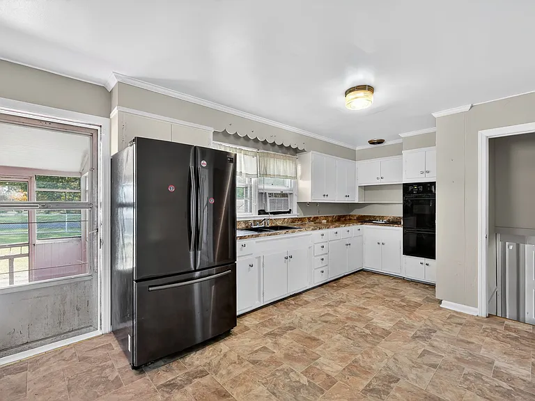 1009 Elliott Ave — Photo 8