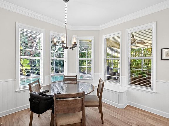 3rd image of 9863 Colonial WALK N