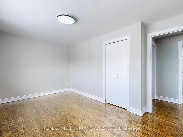80 Rainier Sq #UPPER — Photo 29