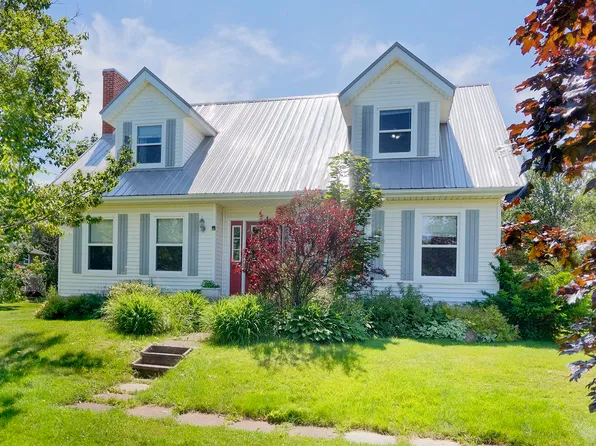 14 Saint Catherines Ave, Stratford, PE C1B 1A5