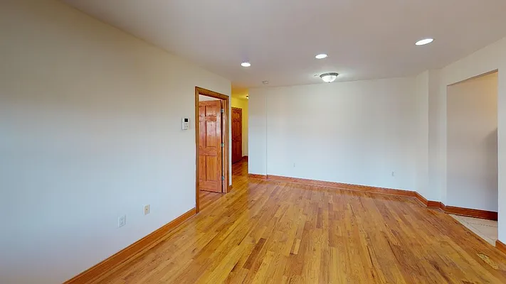 Rented by Metro Garden Realty NYC | media 35