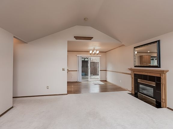 5th image of 15926 Sturtevant Ave