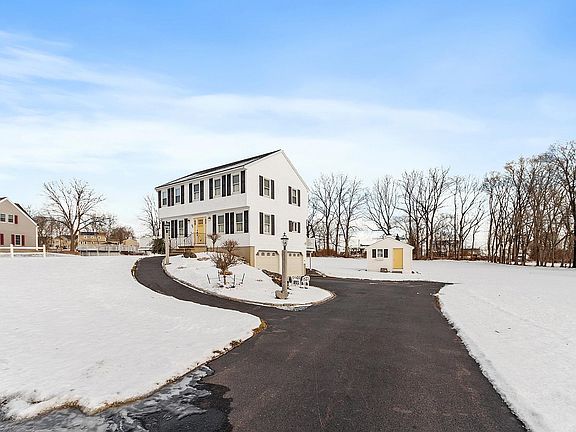 3rd image of 23 Blackberry Fields Road