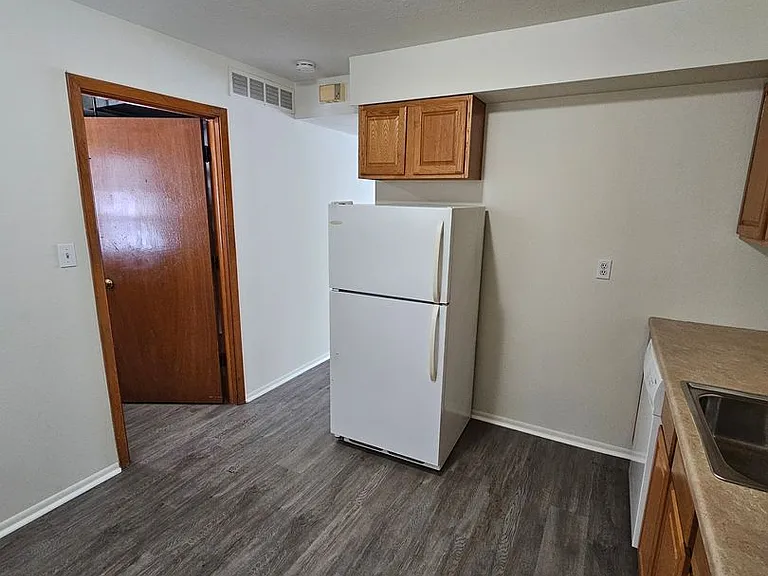 71-127 E Sprague Rd — Photo 31