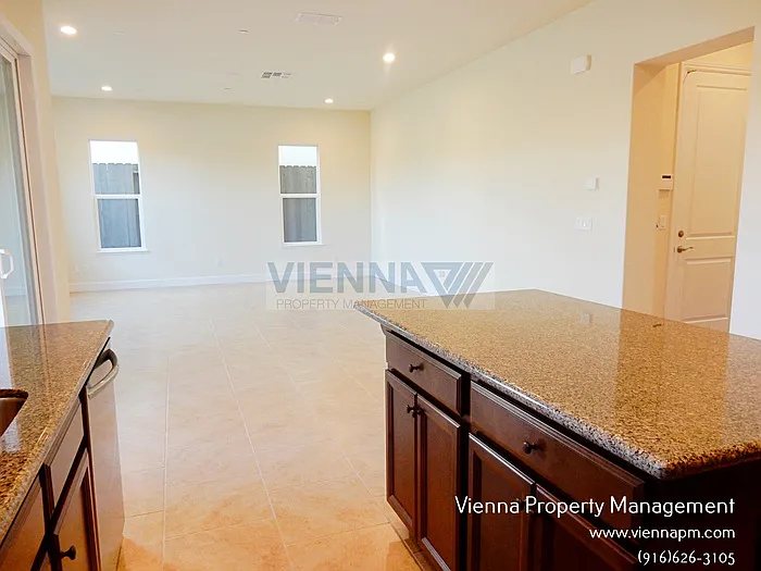 1062 Yucca Dr — Photo 10