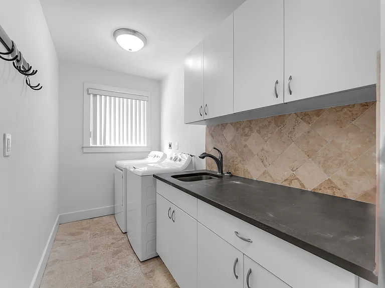 7711 Erwin Rd — Photo 12