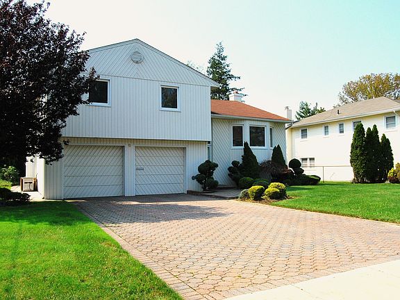 2nd image of 8 Ursula Dr