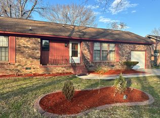 9 Lighthouse Dr, Goose Creek, SC 29445