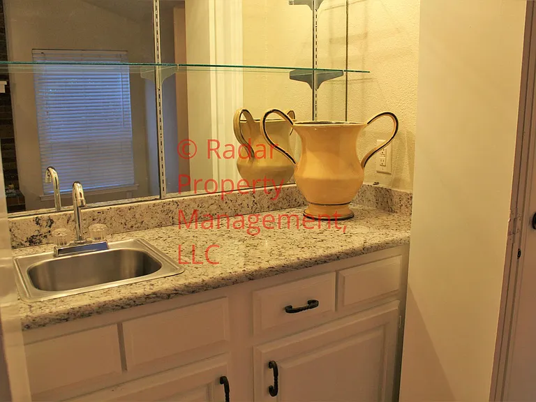 6418 Lago Vista Dr — Photo 8