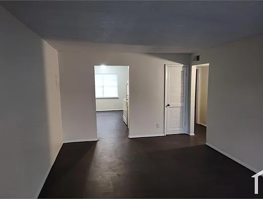 821 Graymont Ave W — Photo 3