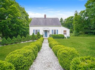 42 Riverside Rd, Sandy Hook, CT 06482