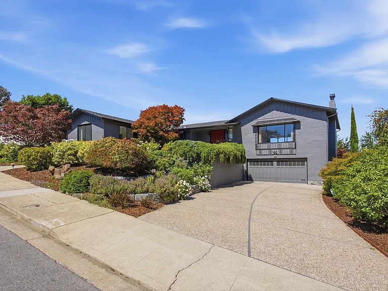 1806 Sebastian Dr — Photo 33