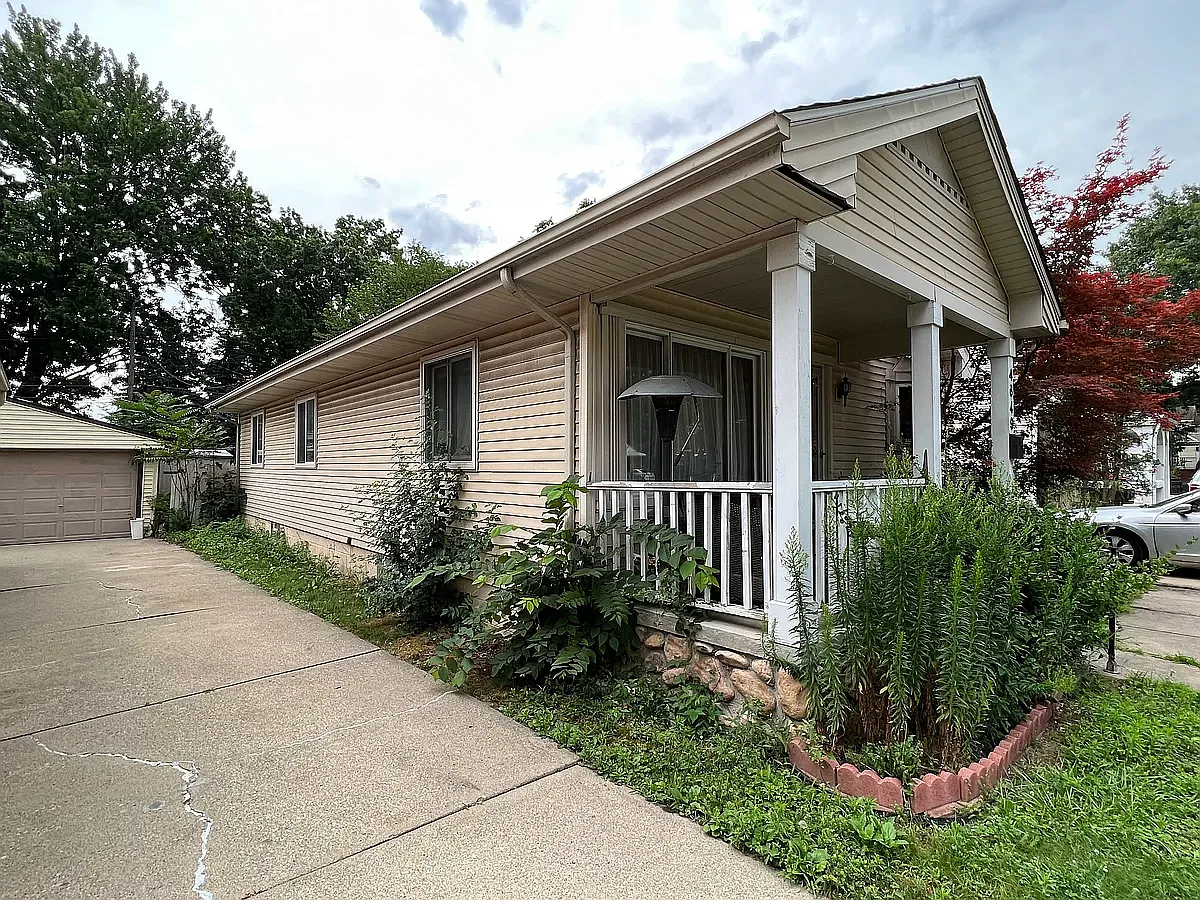 Westpoint St, Dearborn Heights — Photo 2