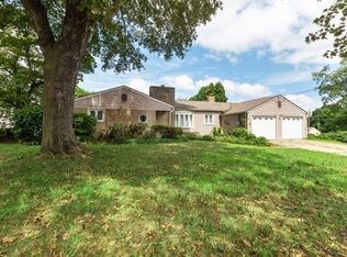16 Porter St, Quaker Hill, CT 06375