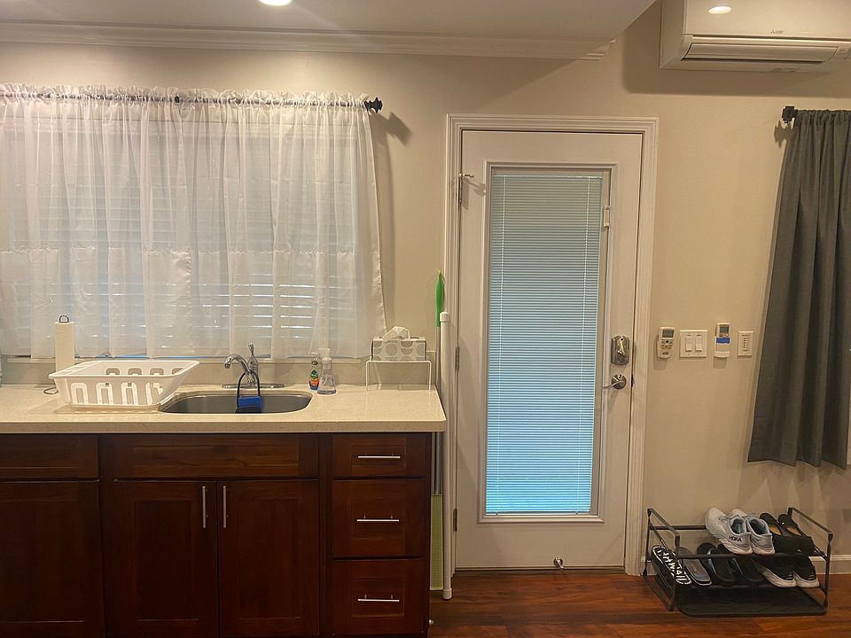 Entrance with kitchen to the left