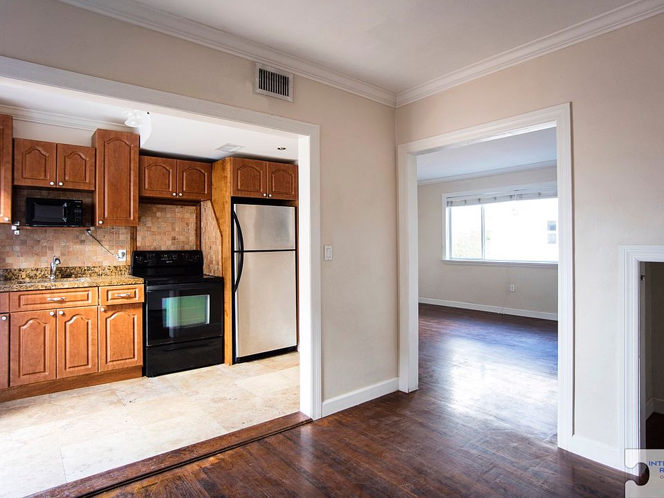 1st image of 115 Antiquera Ave APT 2