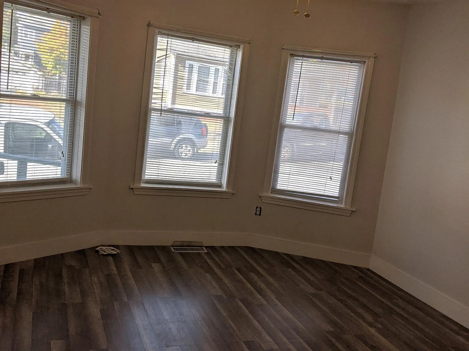 3 bed, $1,900 — Photo 4