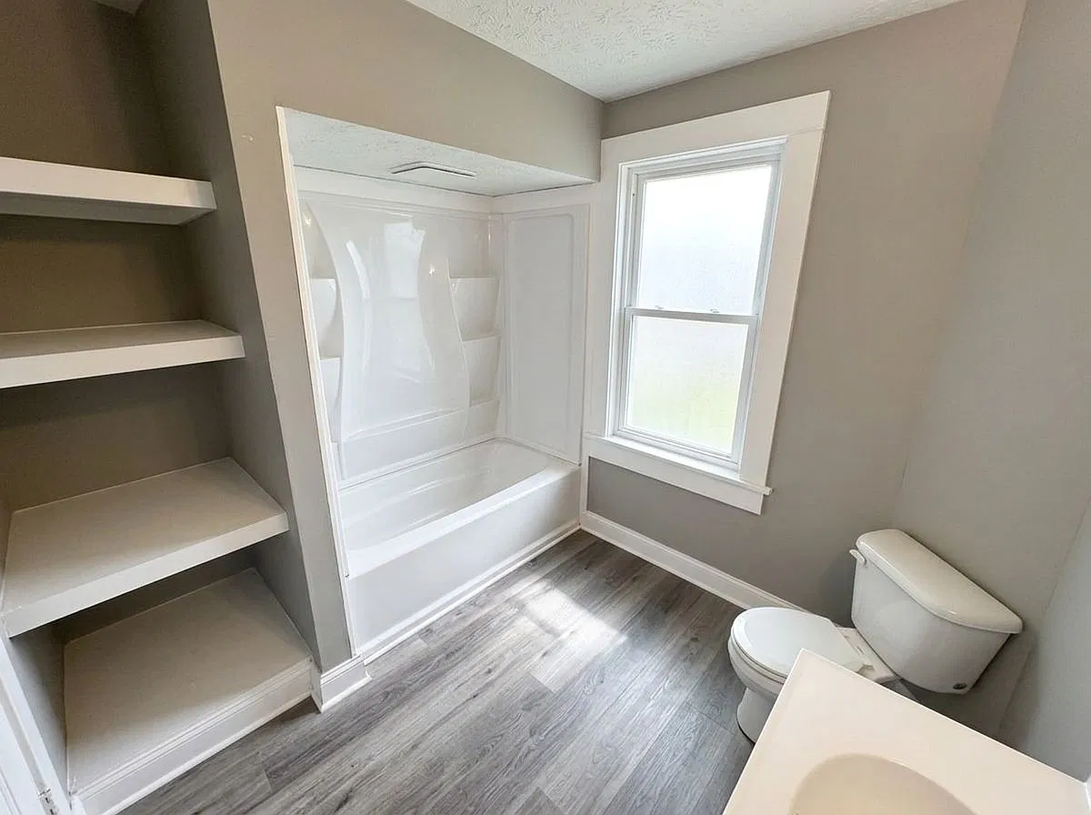 4 bed, 1584 sqft, $2,998 — Photo 3