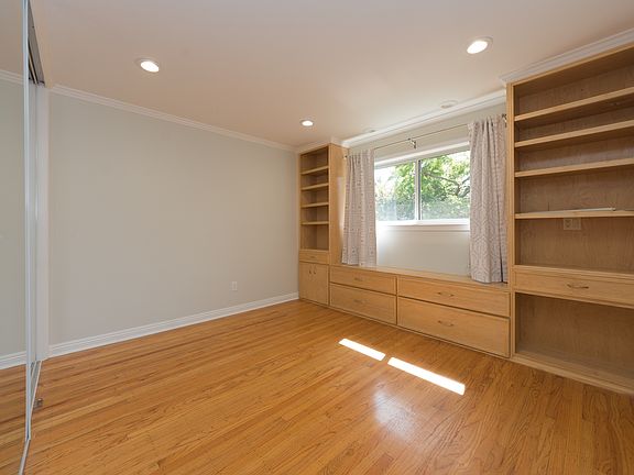 5th image of 812 Kirkaldy Ct