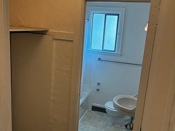 dressing area and bath