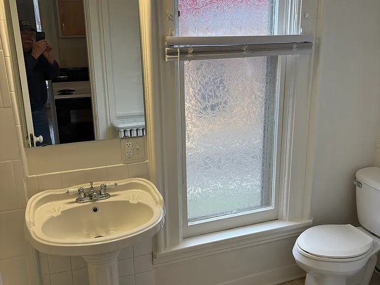 215 Lafayette Ave NE #4 — Photo 4