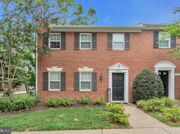 2311 McGregor Ct, Vienna, VA 22182