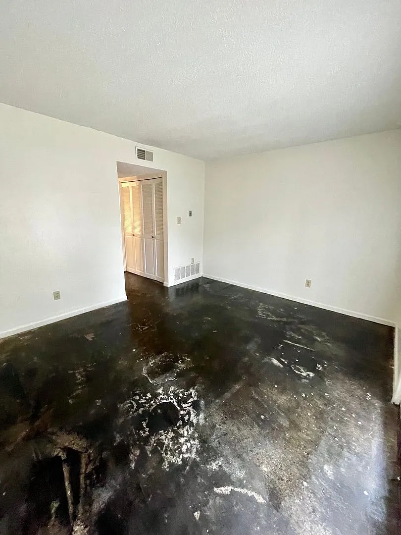2 Bed / 1 bath townhouse available now! — Photo 4