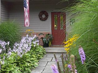 100 Wildflower Ln, Mars, PA 16046