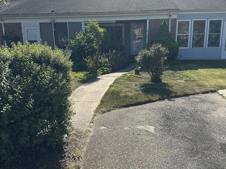 1st image of 9 Farrington Ct