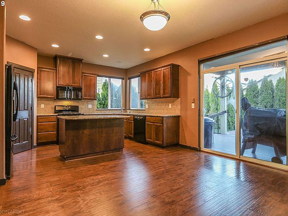 2nd image of 10505 NE 68th Ave