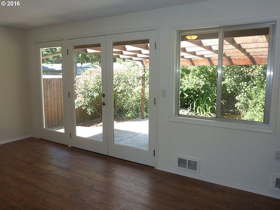 3rd image of 11910 NE Major St