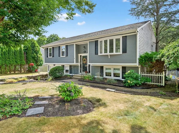 312 W McCabe St, Dartmouth, MA 02747