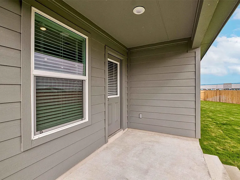 416 Escondido Cir — Photo 31