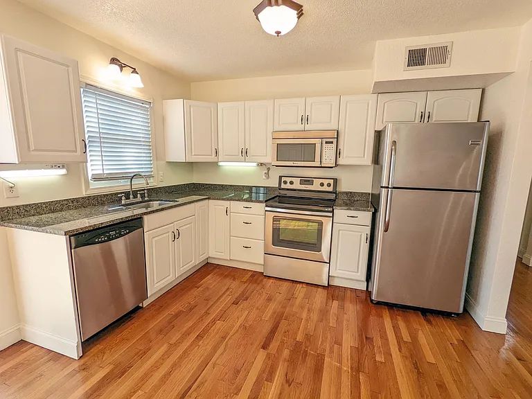 7223 Beverly St — Photo 28