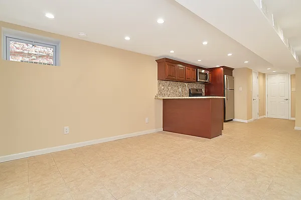 Rented by Compass | media 9