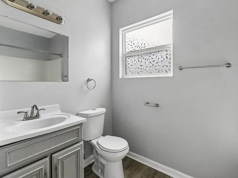 3540 Clermont Dr — Photo 13