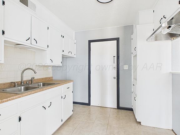 3rd image of 1002 NE 4th St