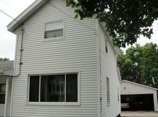 318 W 6th St, Pecatonica, IL 61063