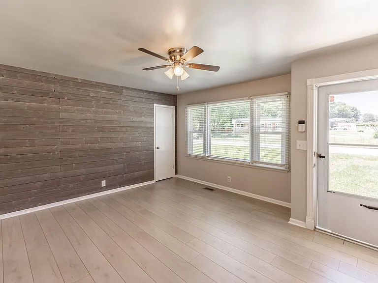 3306 Reynolds Dr NW — Photo 10