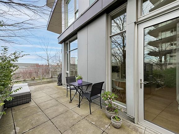 4th image of 373 Tyee Rd #108