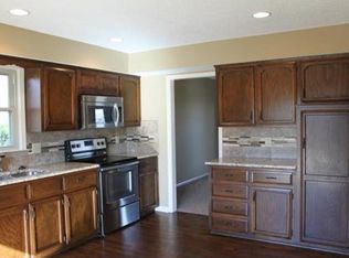 10252 Nieman Pl, Overland Park, KS 66214