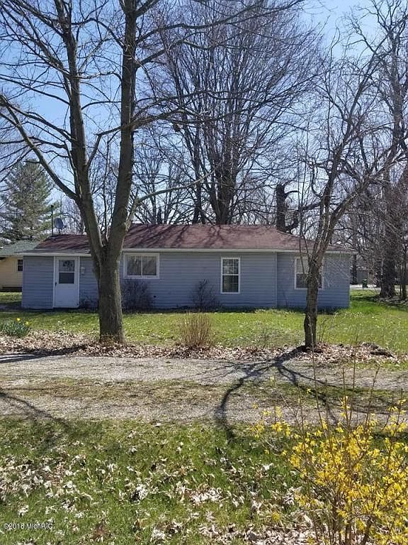 549 W Main St, Centreville, MI 49032 Zillow