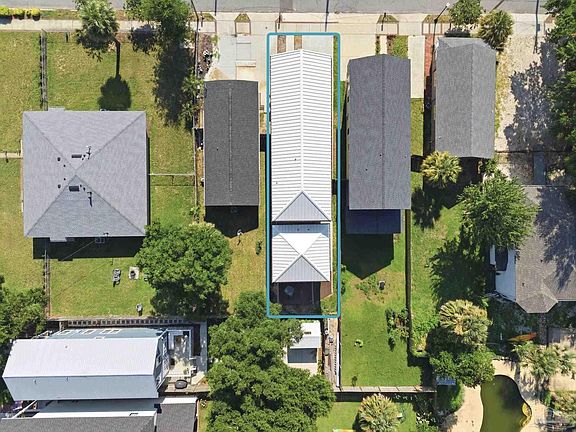 2nd image of 219 N Devilliers St