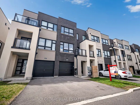 3089 Cherry Blossom Cmn, Burlington, ON L7M 2A9