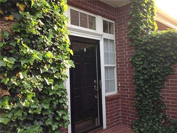3rd image of 498 Founders Park Dr W