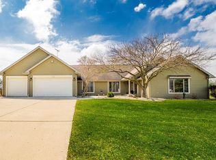 3204 Crossway Rd, Burlington, WI 53105