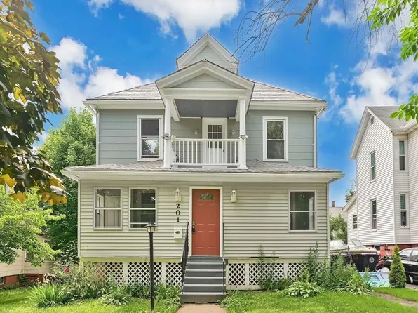 201 Locust St, Holyoke, MA 01040