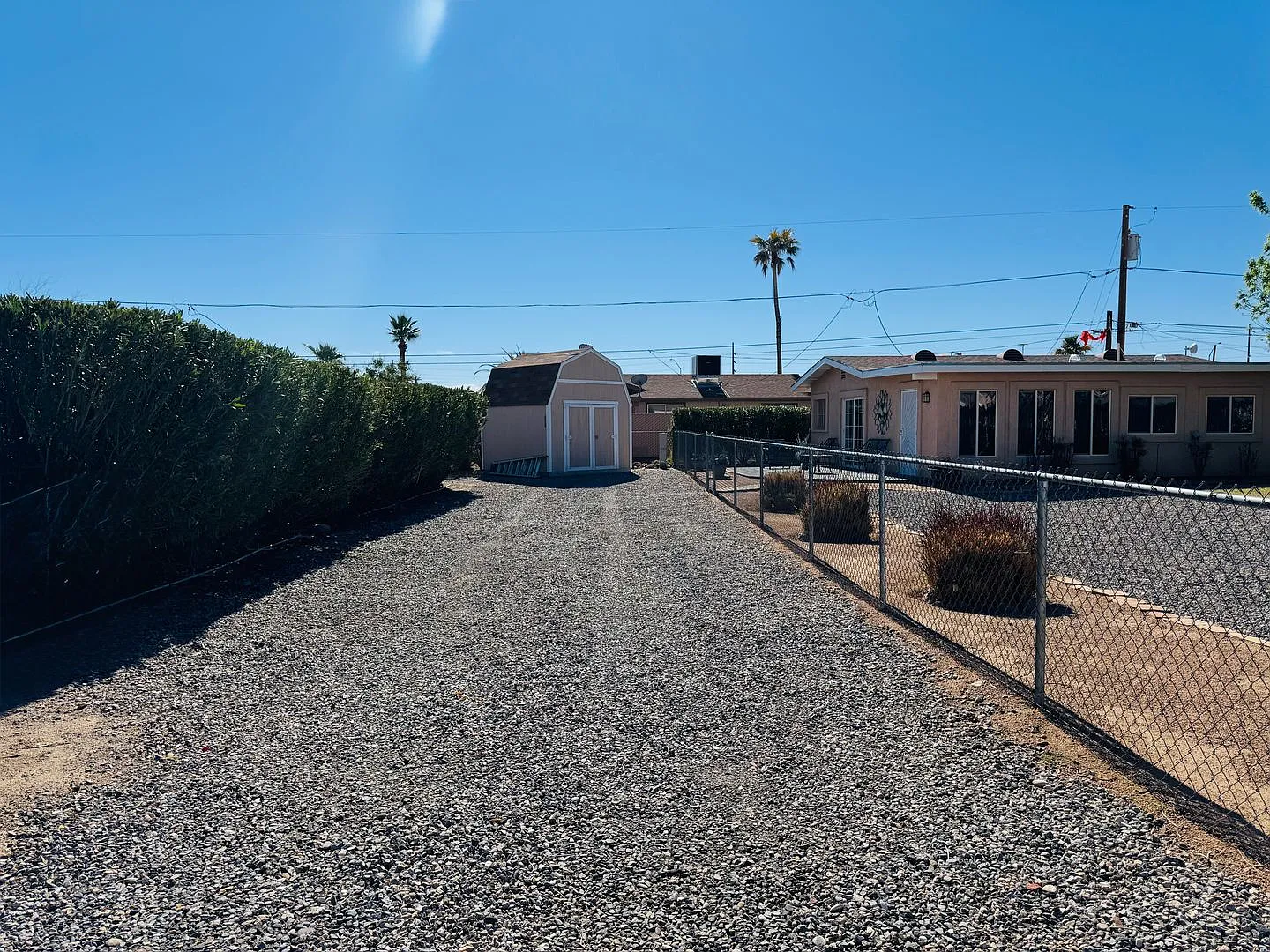 Charming 2-Bedroom Home Near the Colorado River with RV Parking- SHORT or LONG Term — Photo 2
